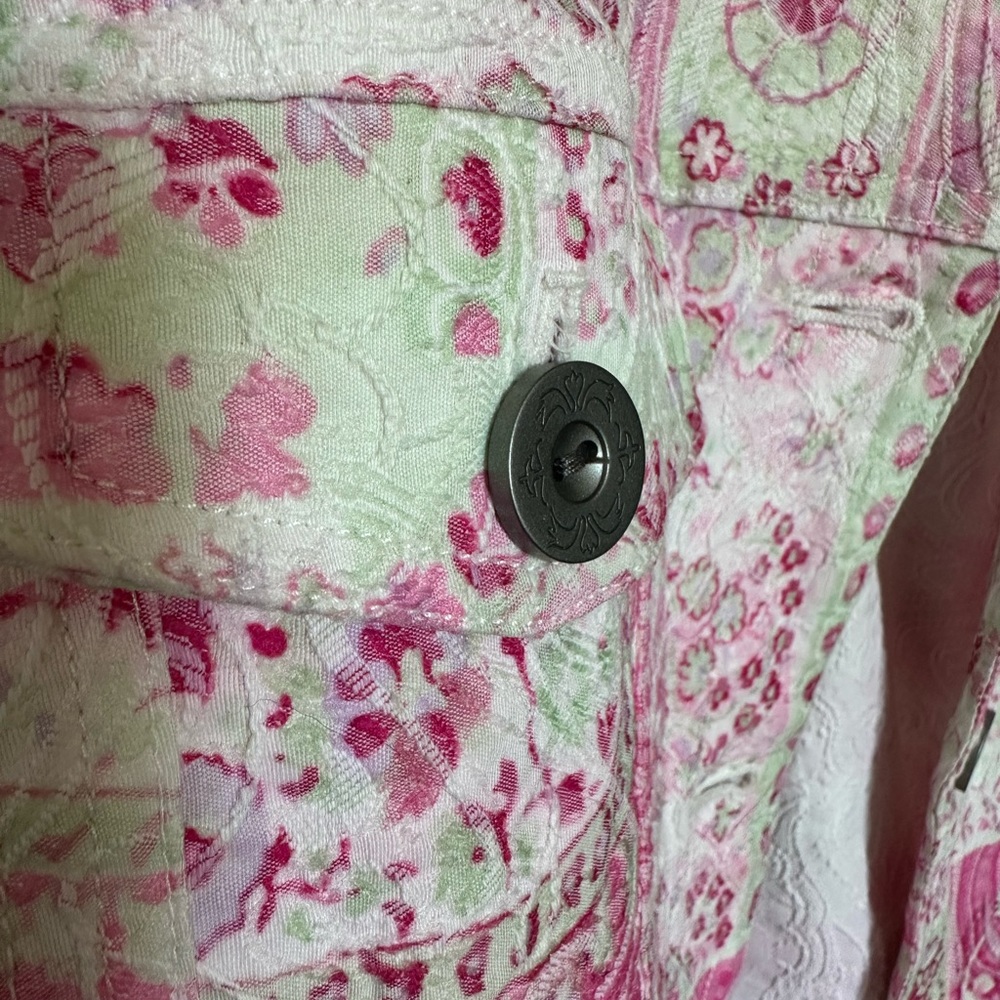 Light Floral Jacket - Picture 4 of 4